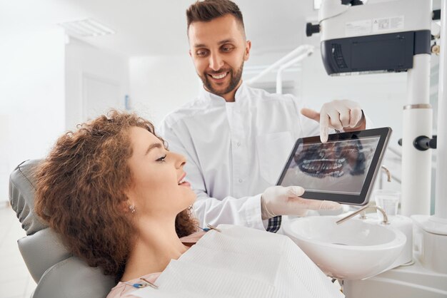Jak nowoczesna stomatologia i medycyna estetyczna mogą poprawić jakość życia pacjentów?